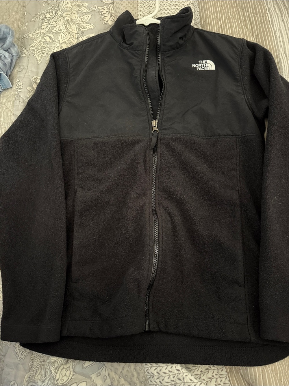 The North Face Boys large Black Full-Zip Lightweight Fleece Jacket